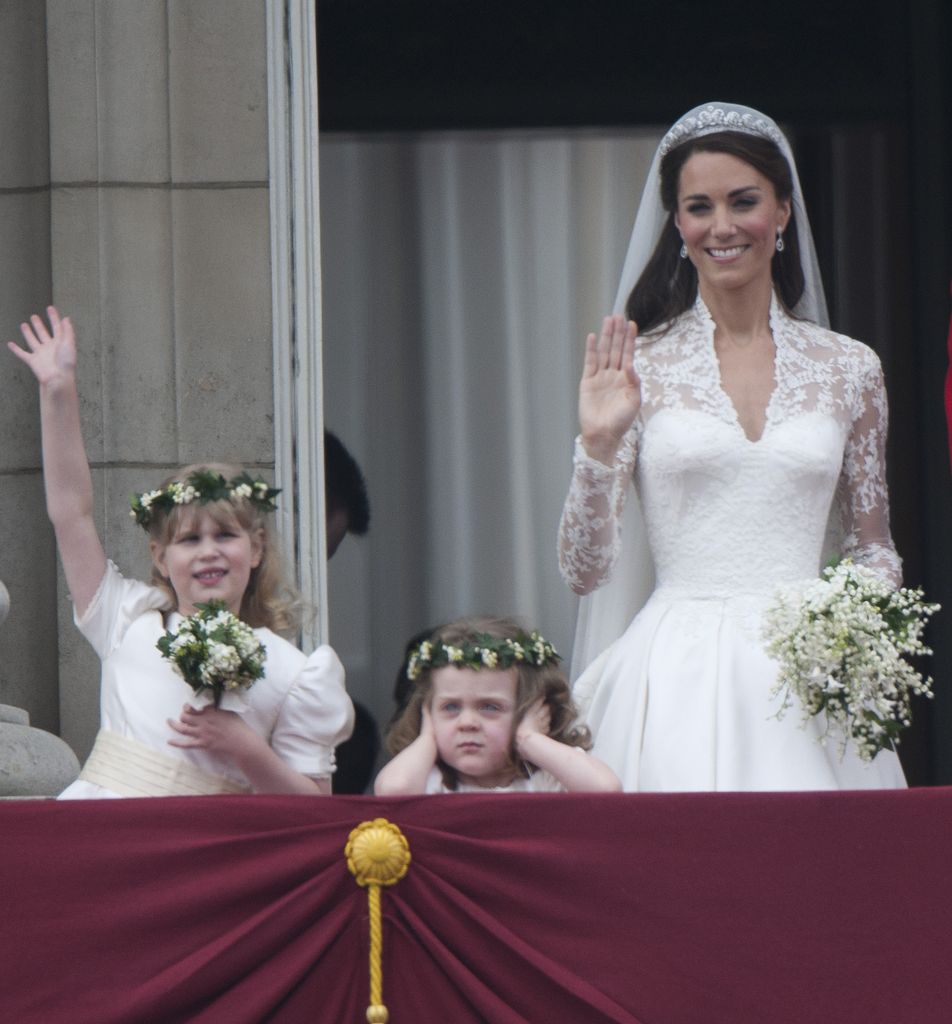 Lady Louise and Kate wave from balcony at royal wedding