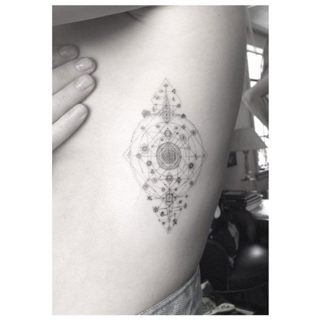 Ellie Goulding Gets a Dreamy New Tattoo - J-14