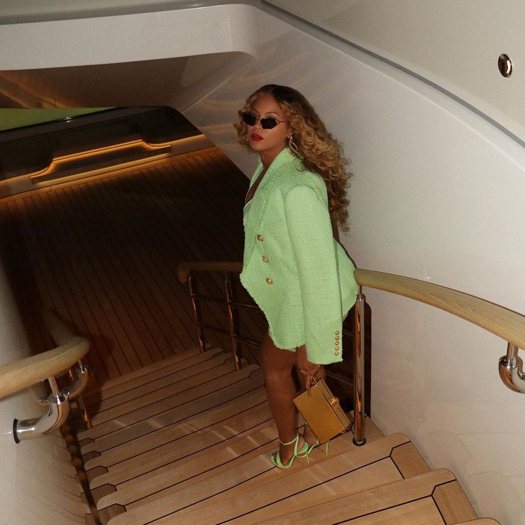 Beyoncé and Jay-Z's $400m superyacht with on-board cinema is staggering ...