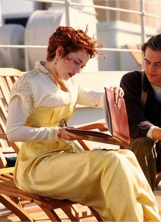 rose in titanic looking at leo's artwork