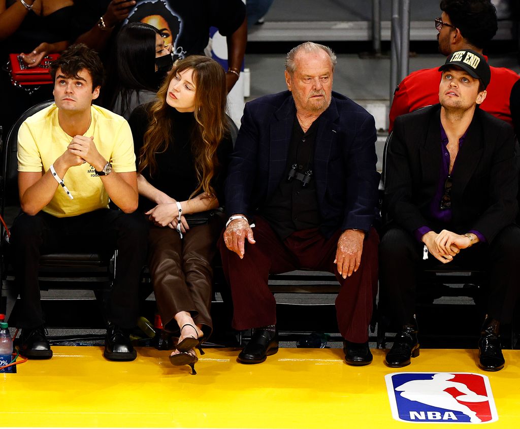 Jack Nicholson attends a game between the Memphis Grizzlies and the Los Angeles Lakers