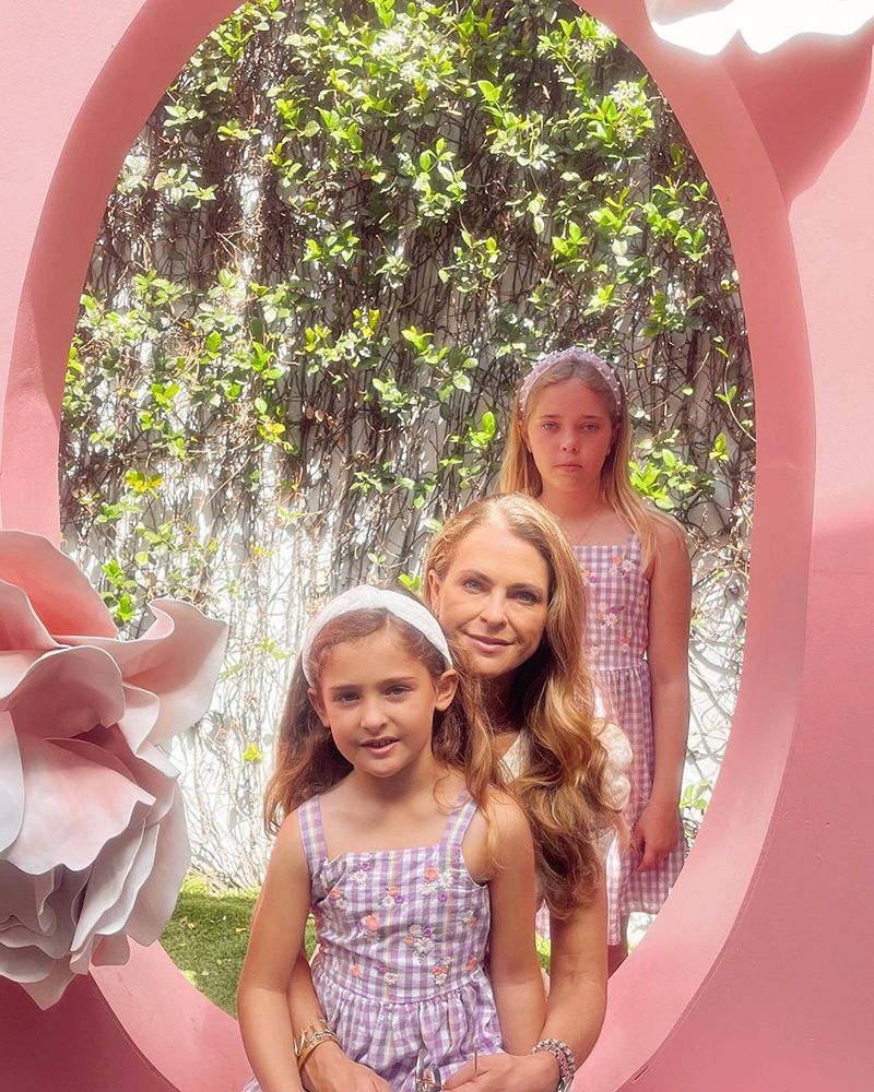 Princess Madeleine with Princess Leonore and Princess Adrienne in gingham dresses
