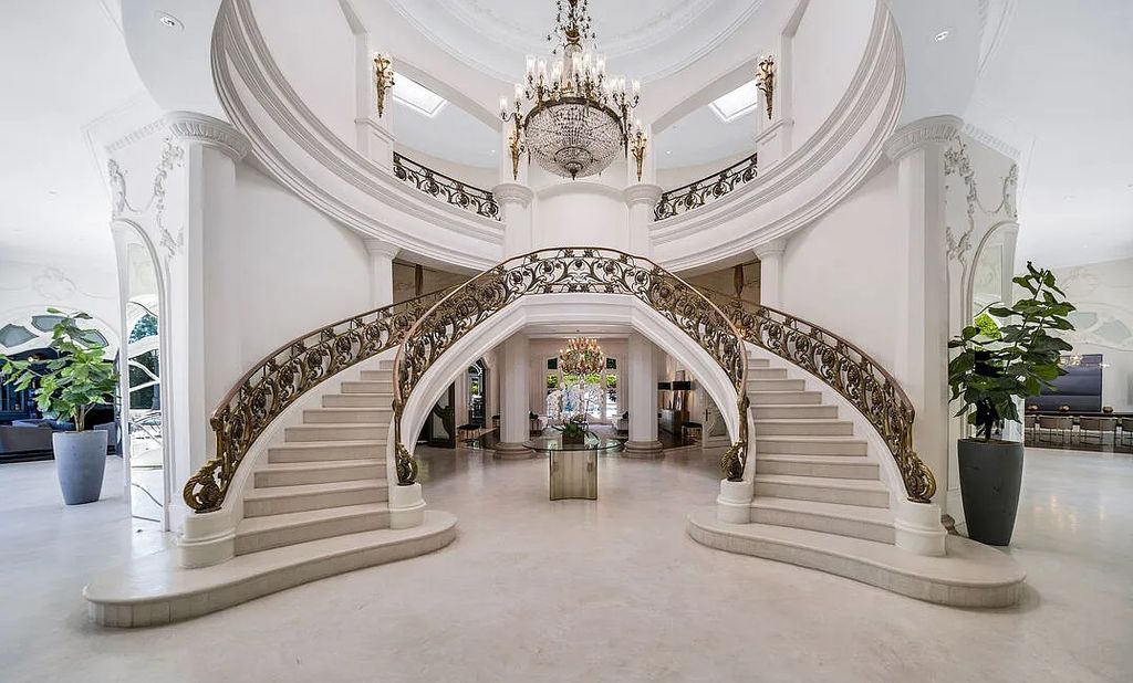 Treppe im Inneren von Mariag Carey, Beverly Hills Escape