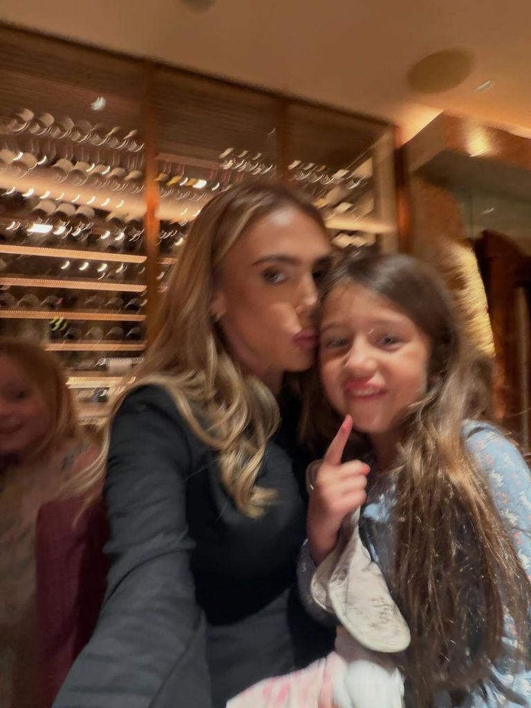 Petra Ecclestone partage son message de Dubaï avec ses filles