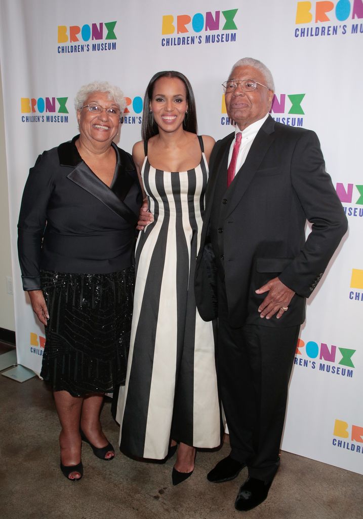Kerry Washington poses with her parents Valerie and Earl Washington during the 2017 The Bronx Children's Museum Gala on May 2, 2017 in New York City