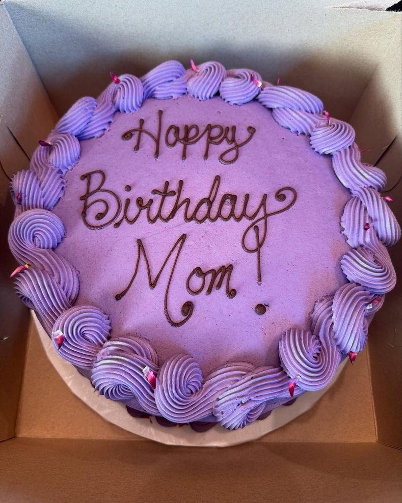 Rhea Durham publie une photo de son gâteau d'anniversaire de ses enfants lors de sa fête d'anniversaire de l'Idaho, partagée sur Instagram
