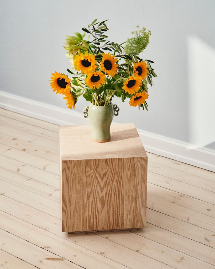 Søstrene Grene side table with sunflowers