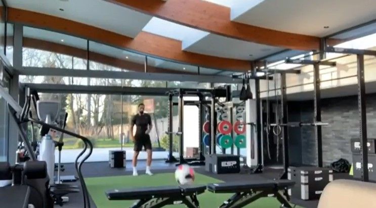 rio ferdinand home gym a