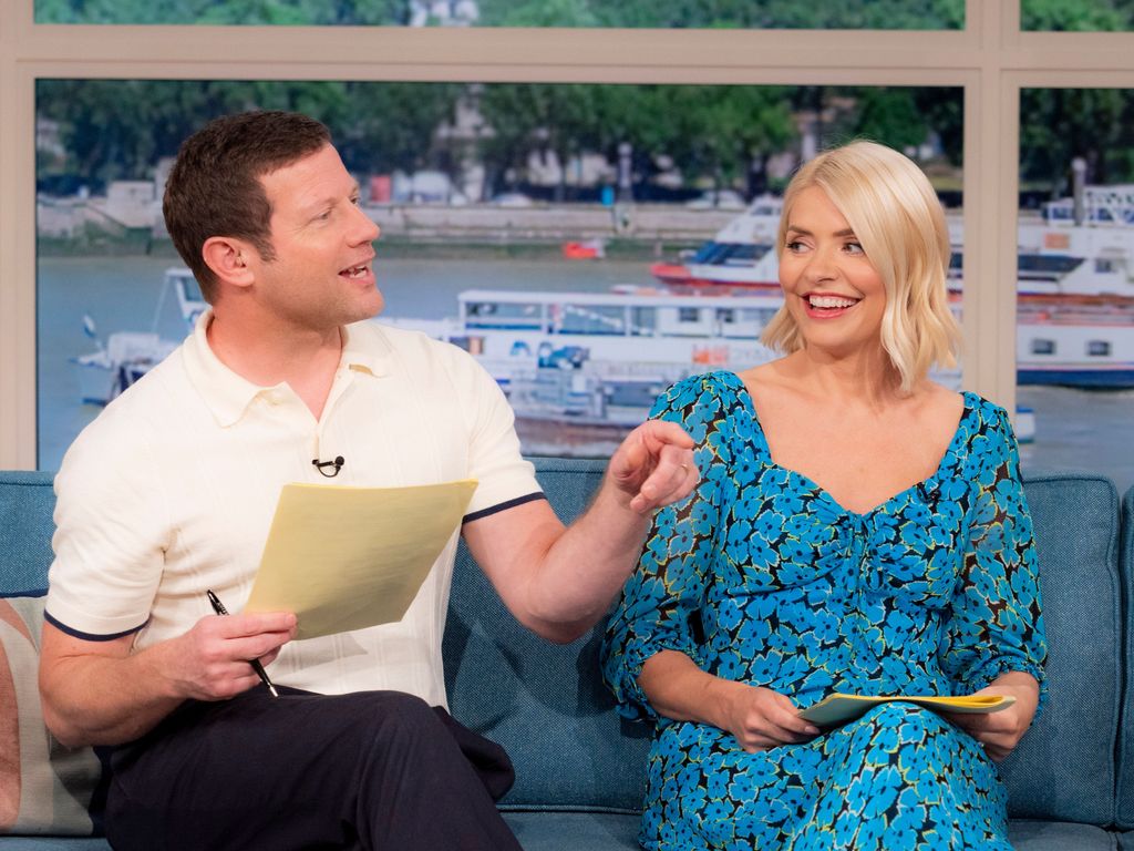 Dermot O'Leary and Holly Willoughby on
'This Morning' 