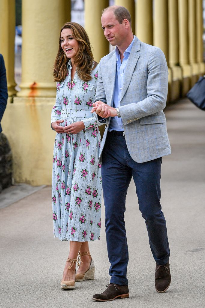 princess kate in blue dress wearing wedges 