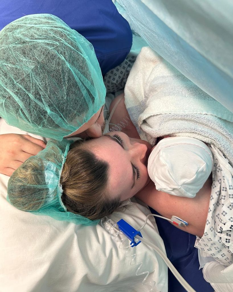 Rosie shared a sweet photo of her minutes afte giving birth