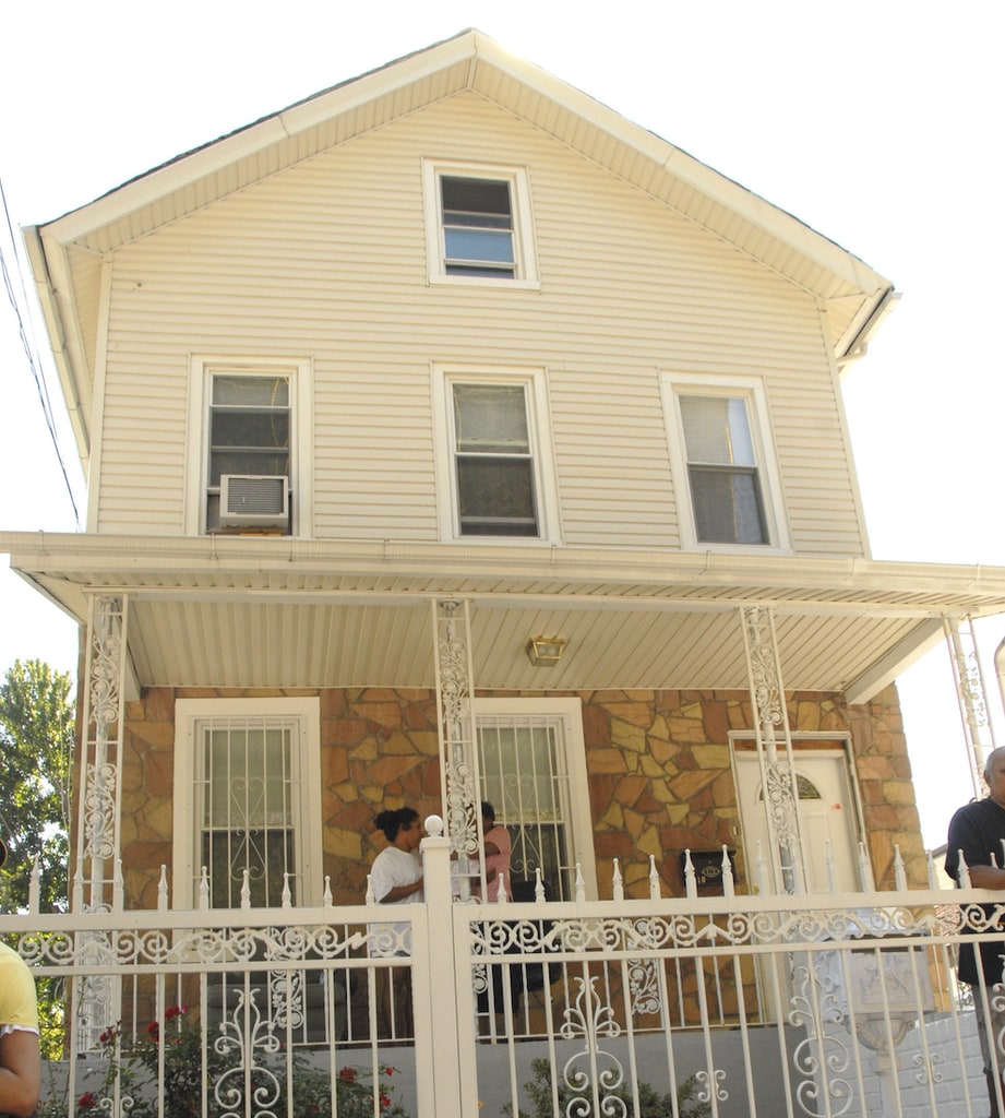 The house where Jennifer Lopez grew up before the kick-off event for ING Presents Jennifer Lopez and Marc Anthony "En Concierto" Tour at PS36 Union Port School on September 25, 2007 in the Bronx. (Photo by Kevin Mazur/WireImage)