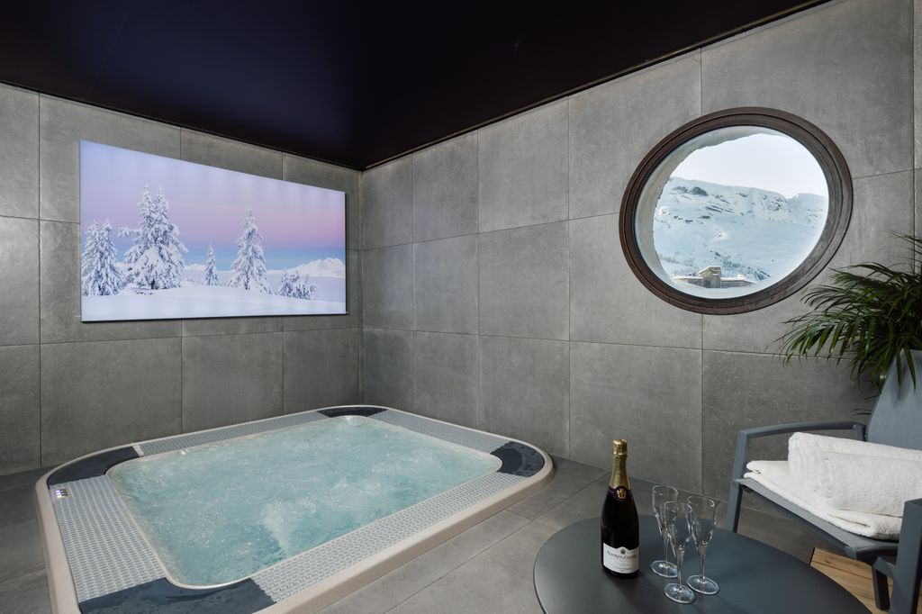 We could unwind in our private jacuzzi space