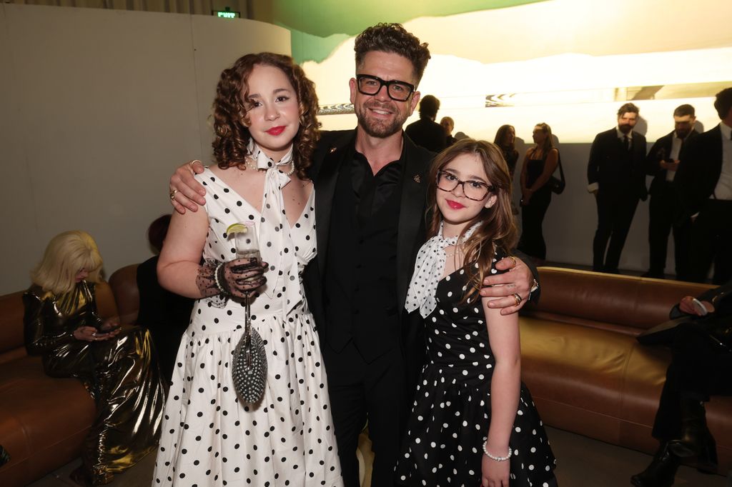 Papa adoré, Jack, avec ses filles aînées, Pearl et Andy, à l'after-party des Grammys 