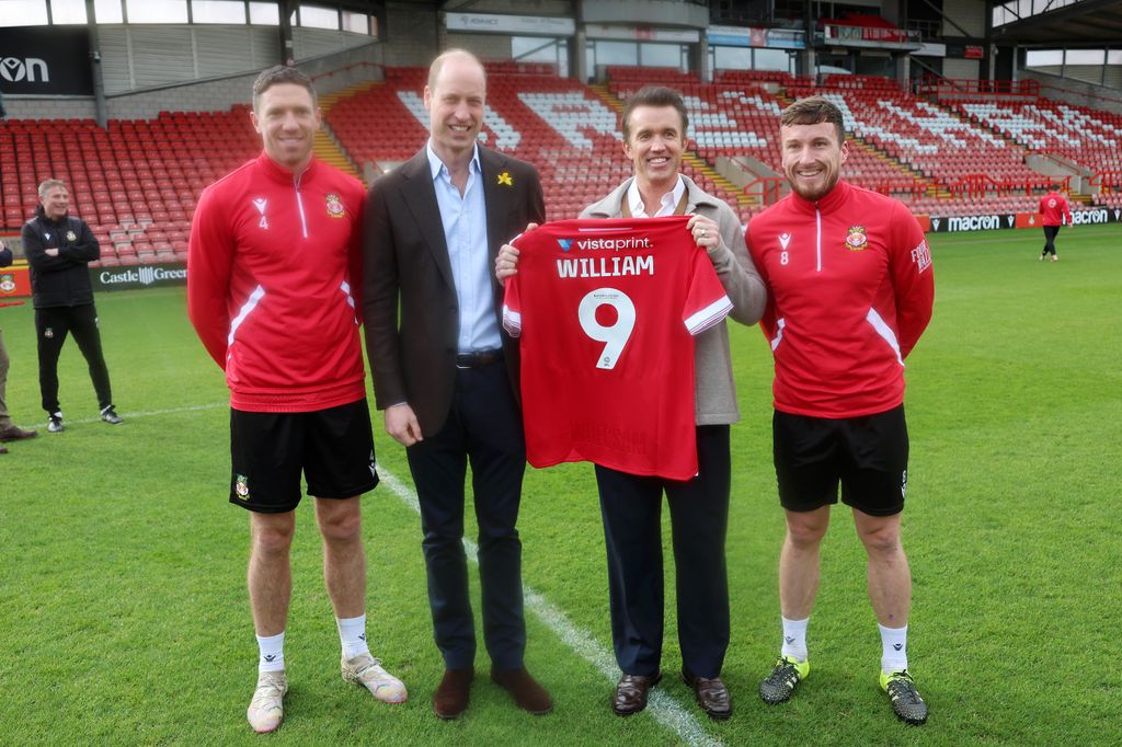 Prince William given Wrexham AFC shirt