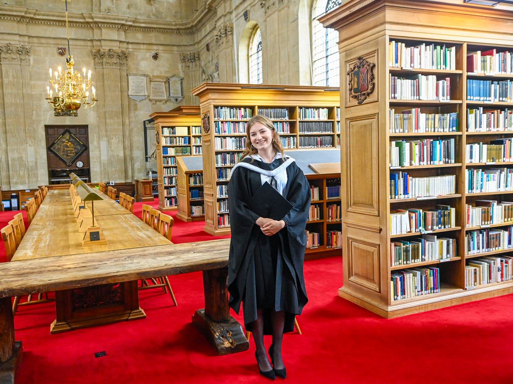 Princess Elisabeth inside the library at Oxford University