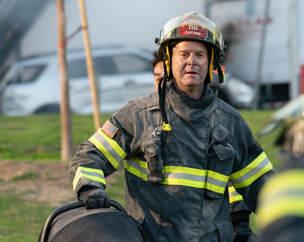 Peter Krause in part one of a two-part episode, the 118 is called to a research lab that has been set on fire and becomes a biohazard