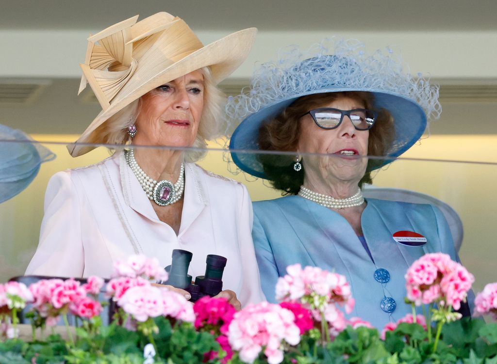 two women watching royal ascot 