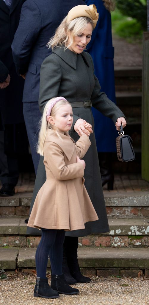 The mother and daughter are no strangers to a headband accessory 