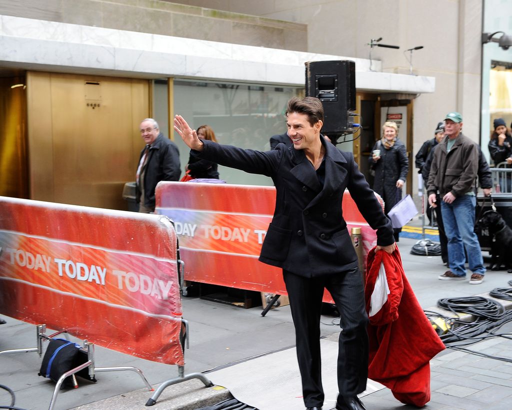 Tom Cruise greets fans following his interview with Matt Lauer on the Today Show, December 15, 2008