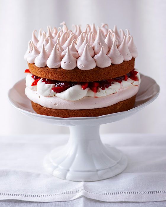 layered merganie cake
