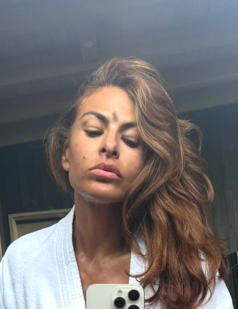 Mirror selfie shared by Eva Mendes on Instagram April 28, 2025