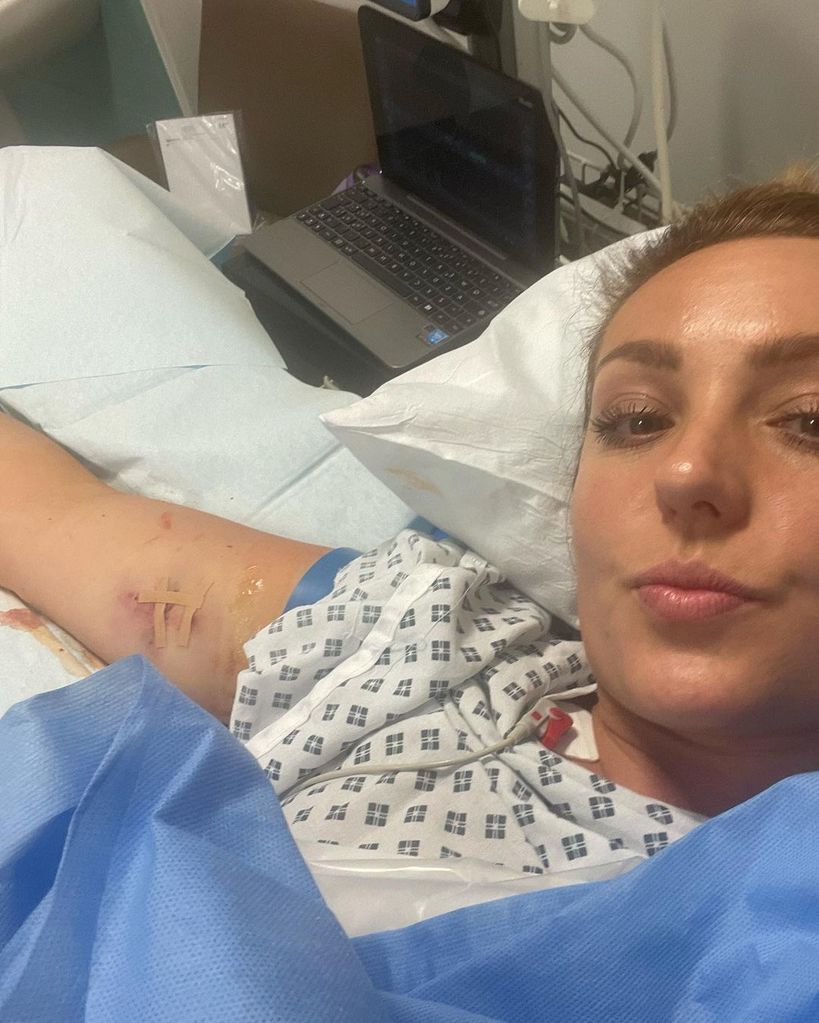 amy dowden lying in hospital bed post surgery 