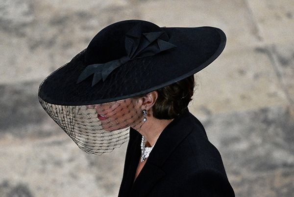 kate middleton hat queens funeral