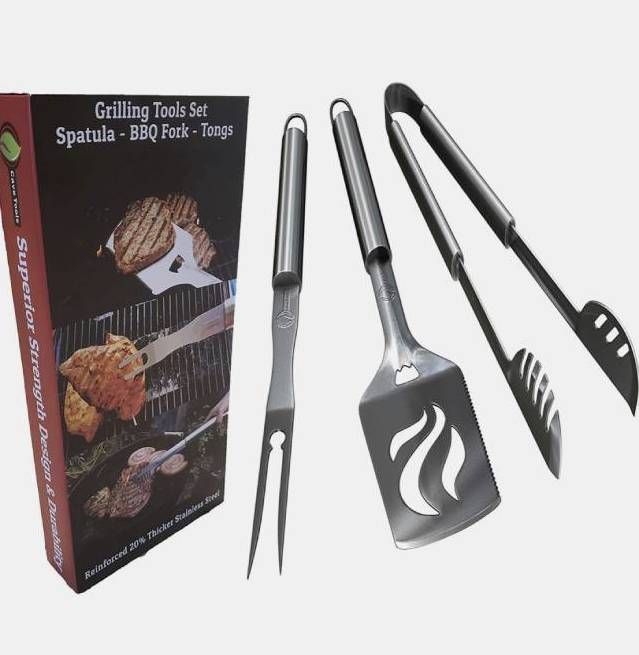 https://images.hellomagazine.com/horizon/original_aspect_ratio/c8f9e806982f-bbq-tool-set-z.jpg