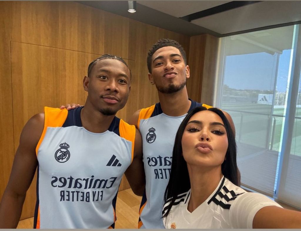 Kim Kardashian poses in a selfie with Jude Bellingham and David Alaba