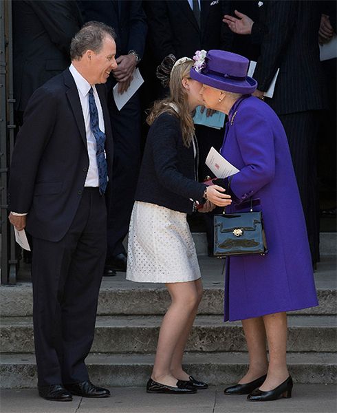 Lady Maragrita gives the Queen a kiss