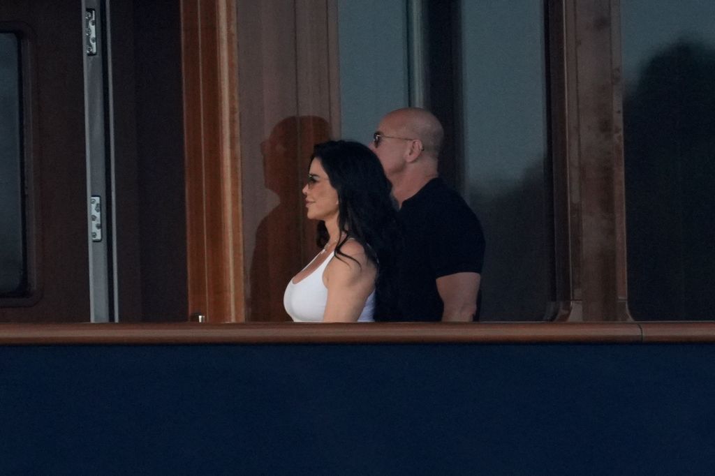 Jeff Bezos and Lauren Sanchez spend time together on the yacht