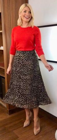 holly willoughby leopard print skirt instagram