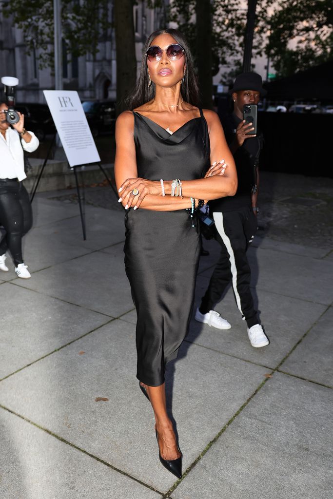 Naomi Campbell enchanted in an all-black outfit