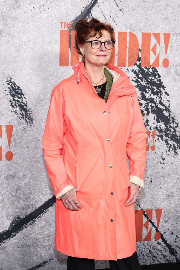 Susan Sarandon imperméable orange la mariée !