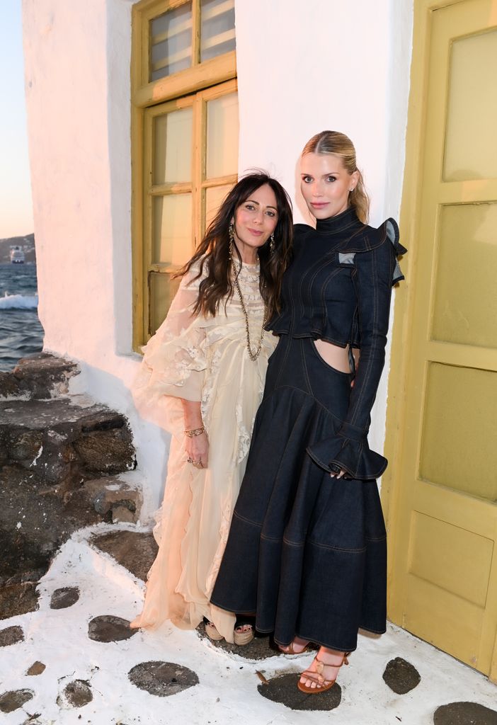 Nicky ZIMMERMANN and Lady Kitty Spencer pose on greek island