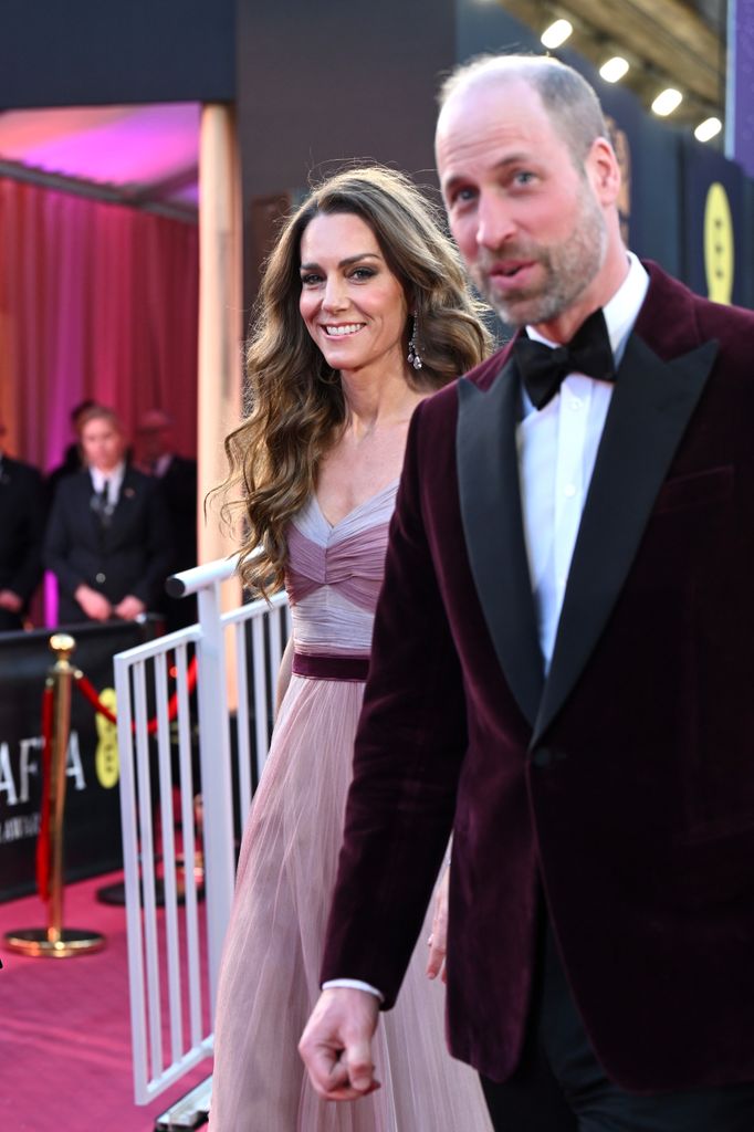 Kate Middleton est une bombe du tapis rouge des BAFTA dans une robe Gucci recyclée 1 La princesse Kate et le prince William arrivent aux EE BAFTA Film Awards 2026 au Royal Festival Hall de Londres