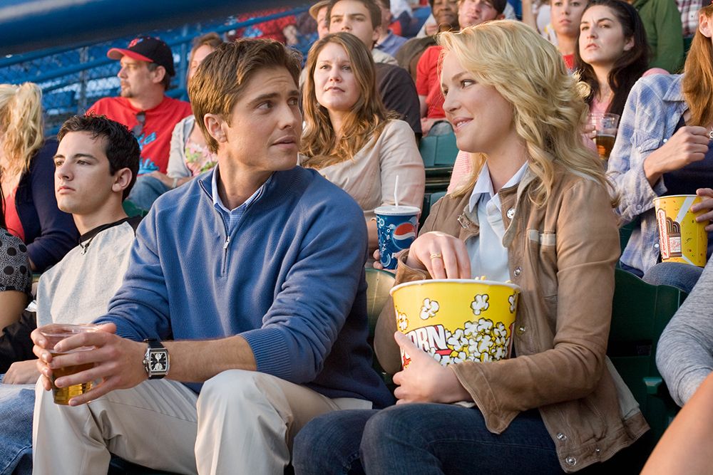 Eric Winter alongside Katherine Heigl in The Ugly Truth