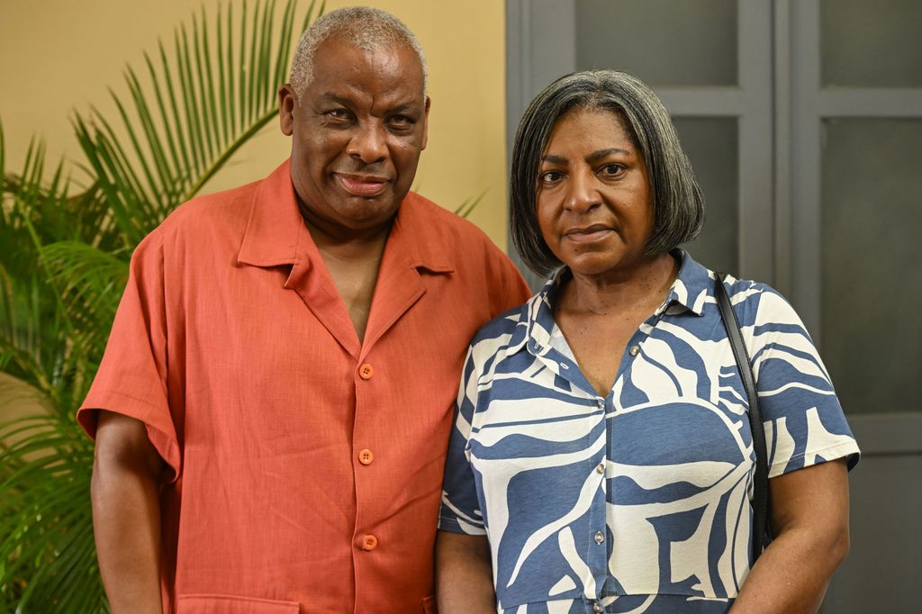 Selwyn Patterson (DON WARRINGTON), Rosalie Dolor (MAXINE FINCH)