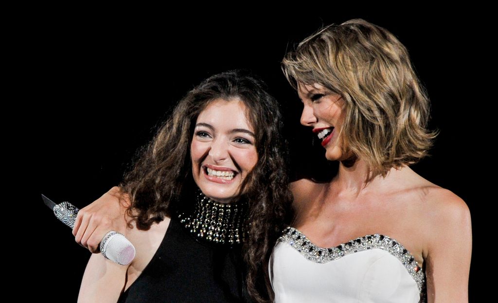 WASHINGTON, DC - JULY 13: Taylor Swift and Lorde perform onstage during The 1989 World Tour Live at Nationals Park on July 13, 2015 in Washington DC.  (Photo by Kris Connor/LP5/Getty Images for TAS)