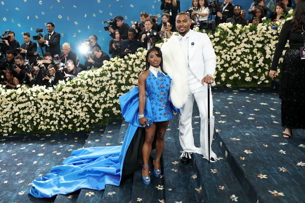 NEW YORK, NEW YORK - 05 MAI : (LR) Simone Biles et Jonathan Owens assistent au gala du met 2025 "Superfine : adapter le style noir" au Metropolitan Museum of Art le 5 mai 2025 à New York. (Photo de Michael Loccisano/GA/The Hollywood Reporter via Getty Images)