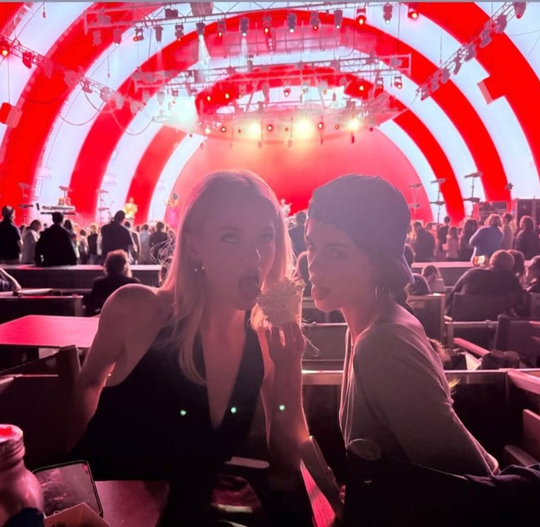 kaia gerber in baseball cap