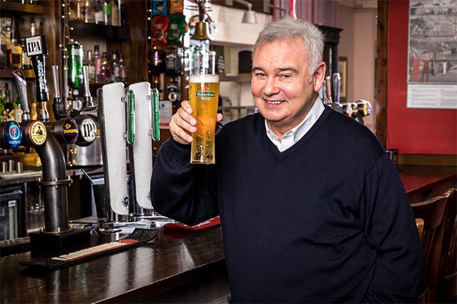 eamonn holmes in a pub