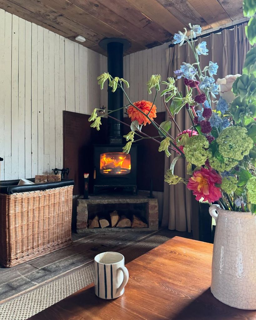 Kourtney's cabin had a gorgeous fireplace