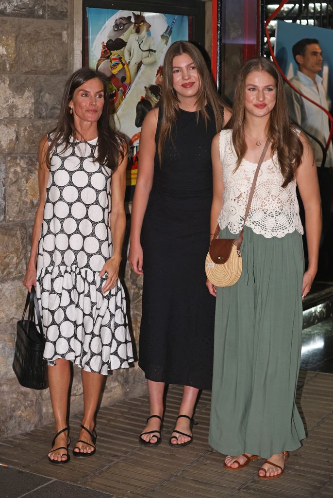 Queen Letizia standing with daughters Infanta Sofia and Princess Leonor