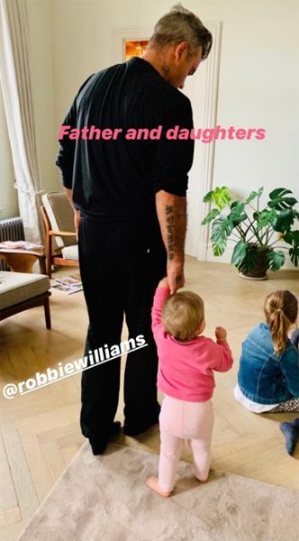 robbie williams with daughters