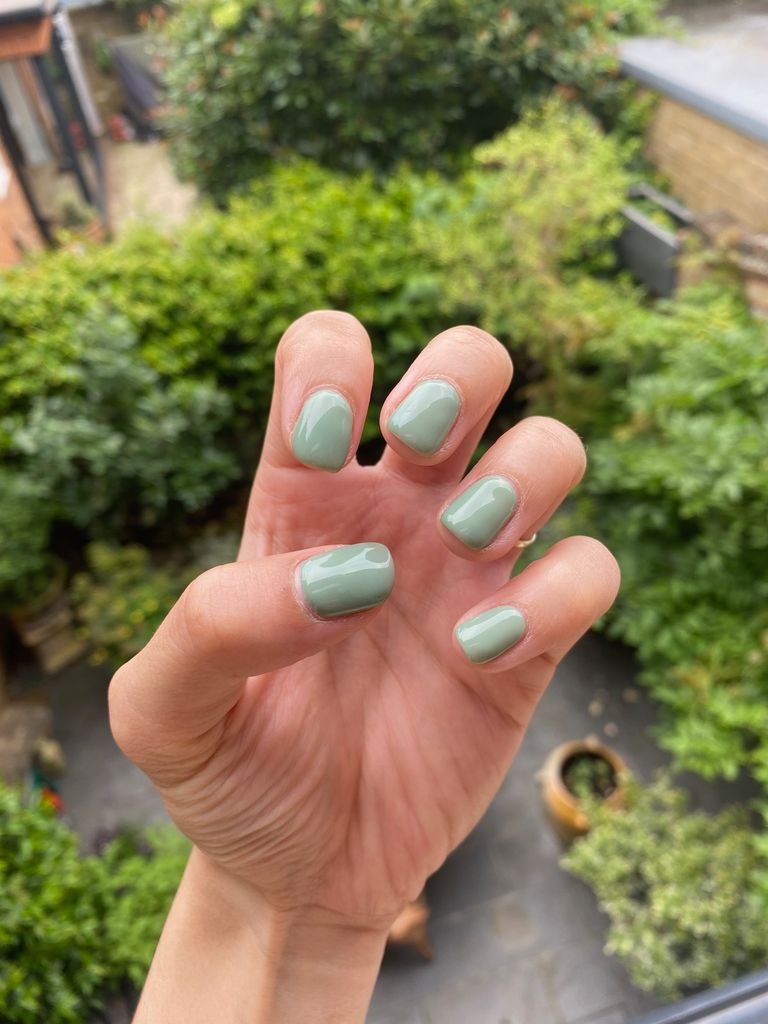 Green nails 