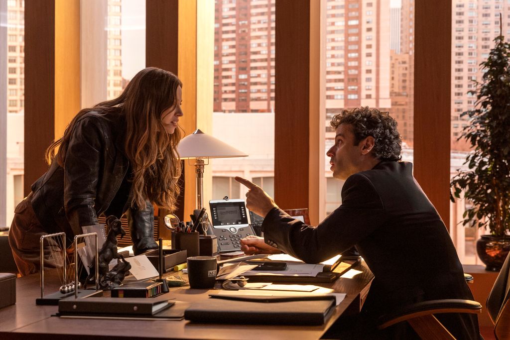 Cheyenne (Lou de Laage)  and Jack (Luke Kirby) in Etoile