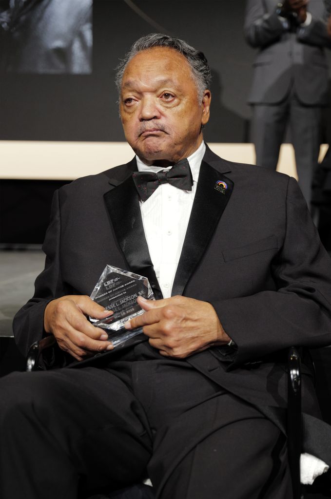 Révérend Jesse Jackson en smoking noir