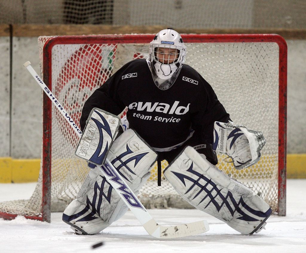 Wyatt Russel, son of actress Goldie Hawn and actor Kurt Russel, in action during his first training session of the EHCT at the ice-hall on January 20, 2009 in Timmendorfer Strand, Germany
